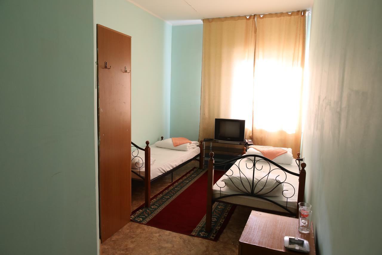 Hotel Alkuat Astana Buitenkant foto