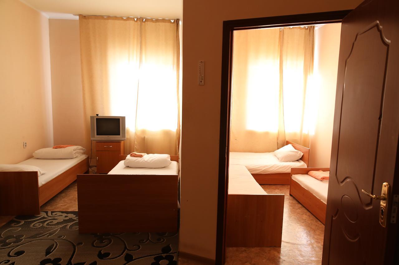 Hotel Alkuat Astana Buitenkant foto